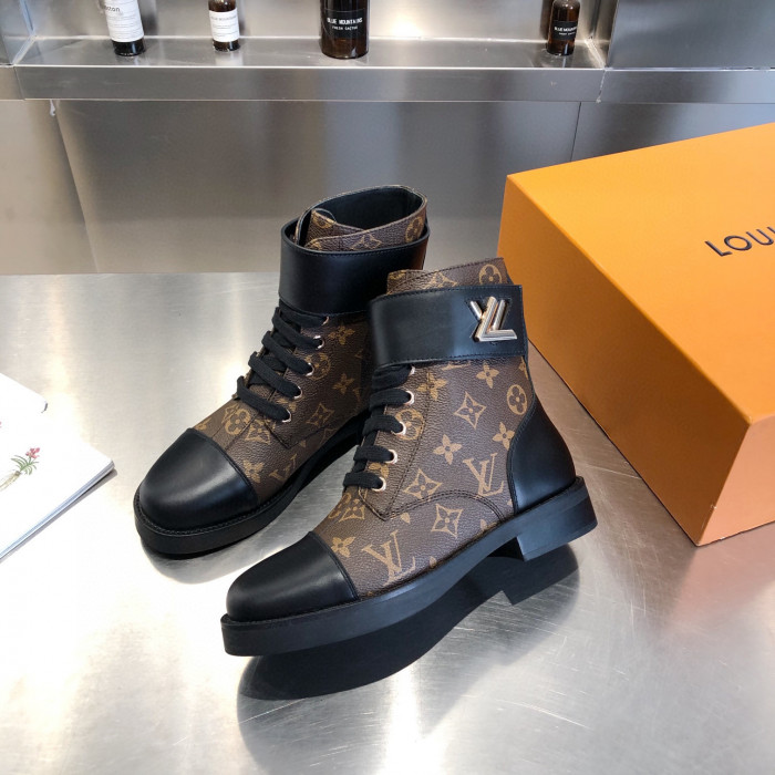 LOUS VUITO WONDERLAND FLAT RANGER BOOTS