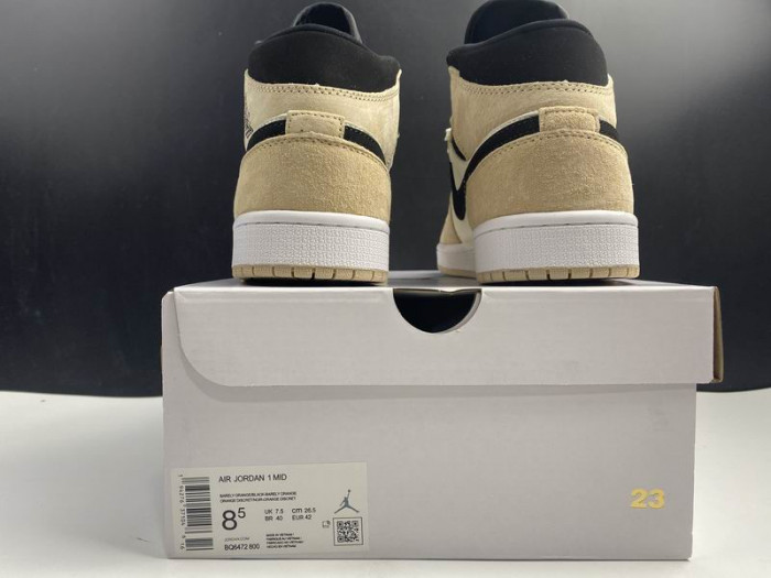 Air Jordan 1 Mid ‘Barely Orange’ BQ6472 -800