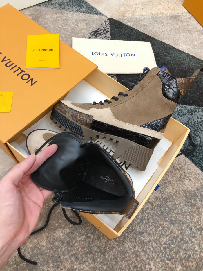 LOUS VUITO LAUREATE PLATFORM DESERT BOOT