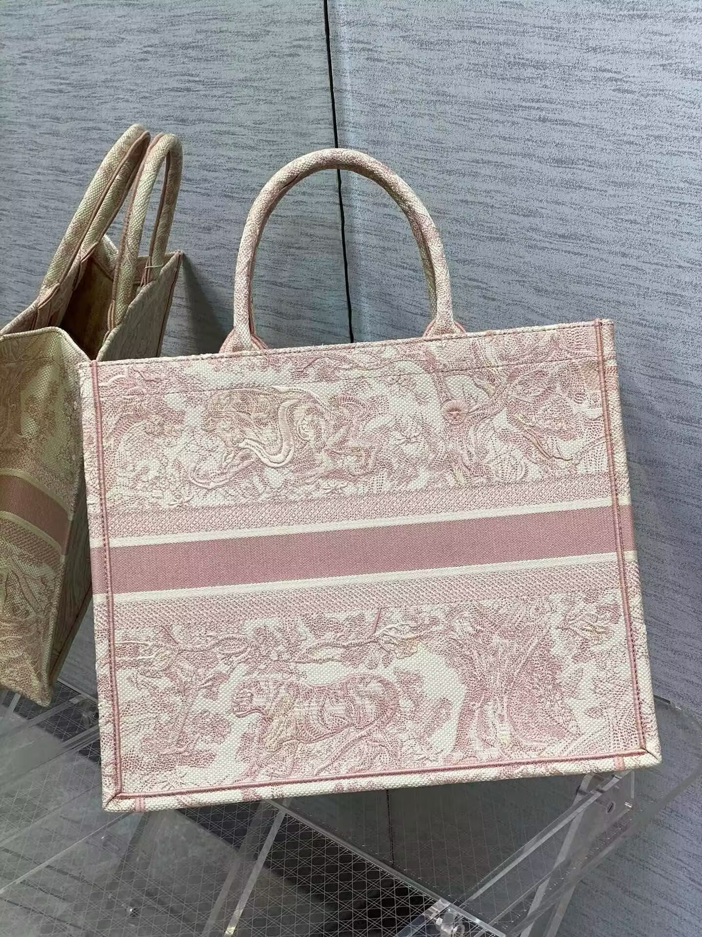 D10r Book Tote 42x18x35cm