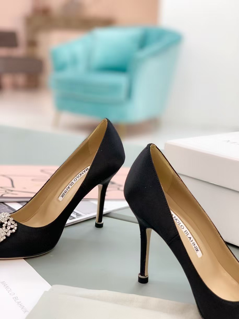 UA Man010 B1ahn*k HANGISI Black Satin Jewel Buckle Pumps