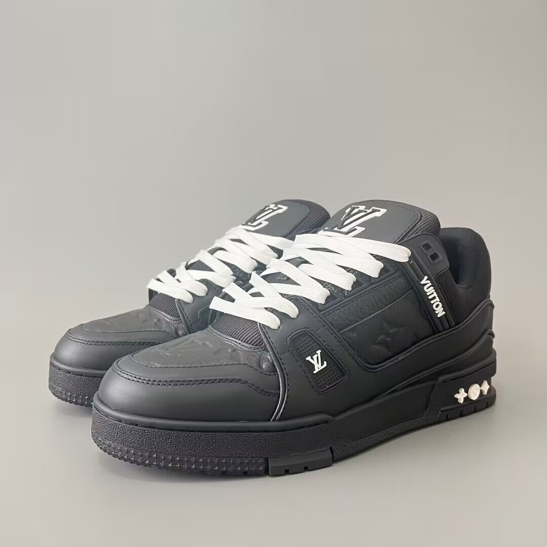 UA L0vis Vvtt0n LV Trainer Black