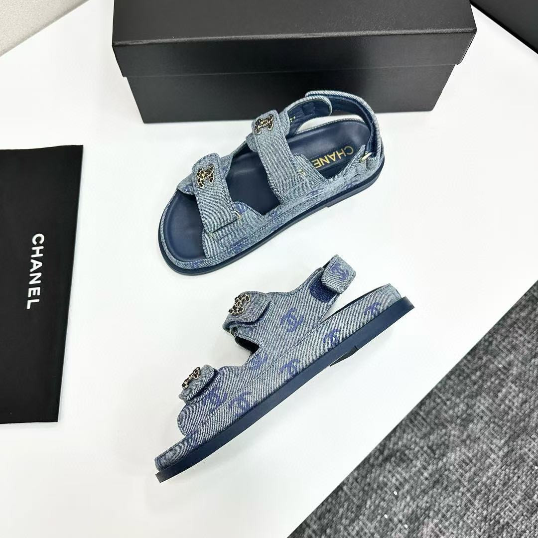 UA Ch**el Slides