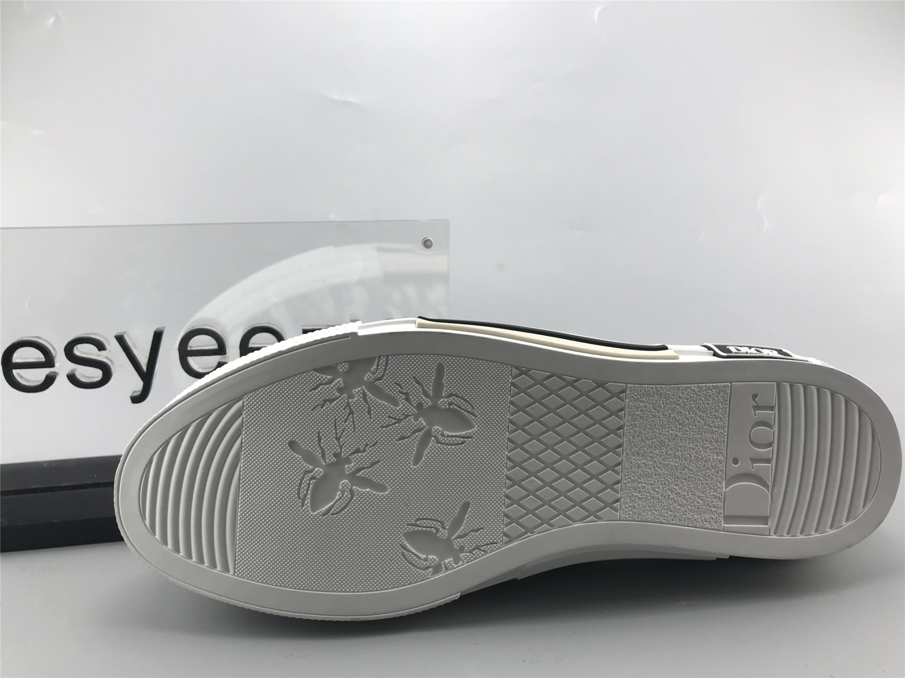 UA D10r B23 LOW TOP LOGO OBLIQUE