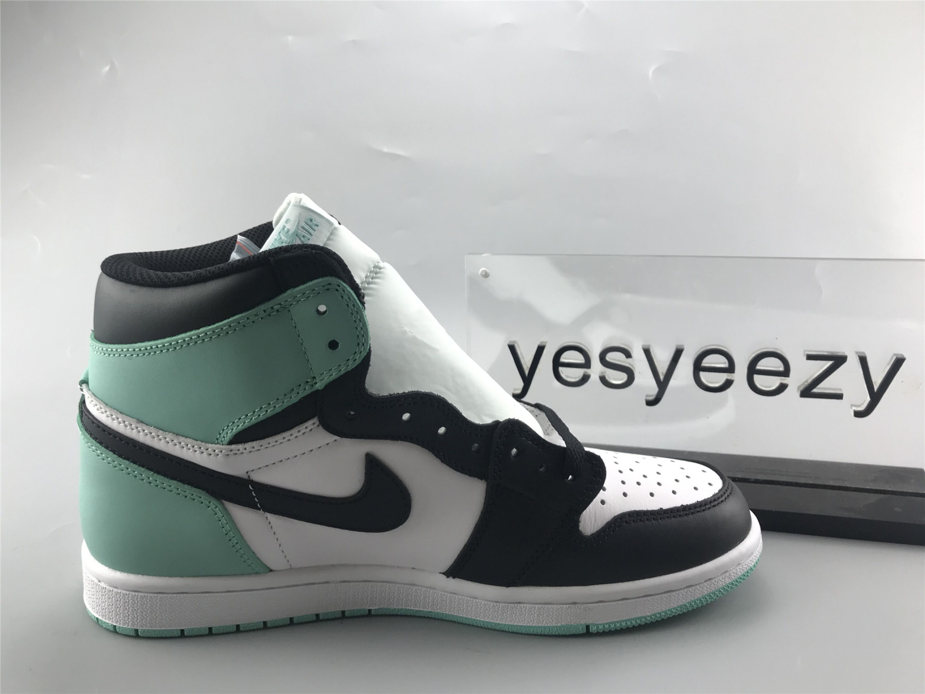 UA AIR JORDAN 1 RETRO HIGH OG NRG "IGLOO"