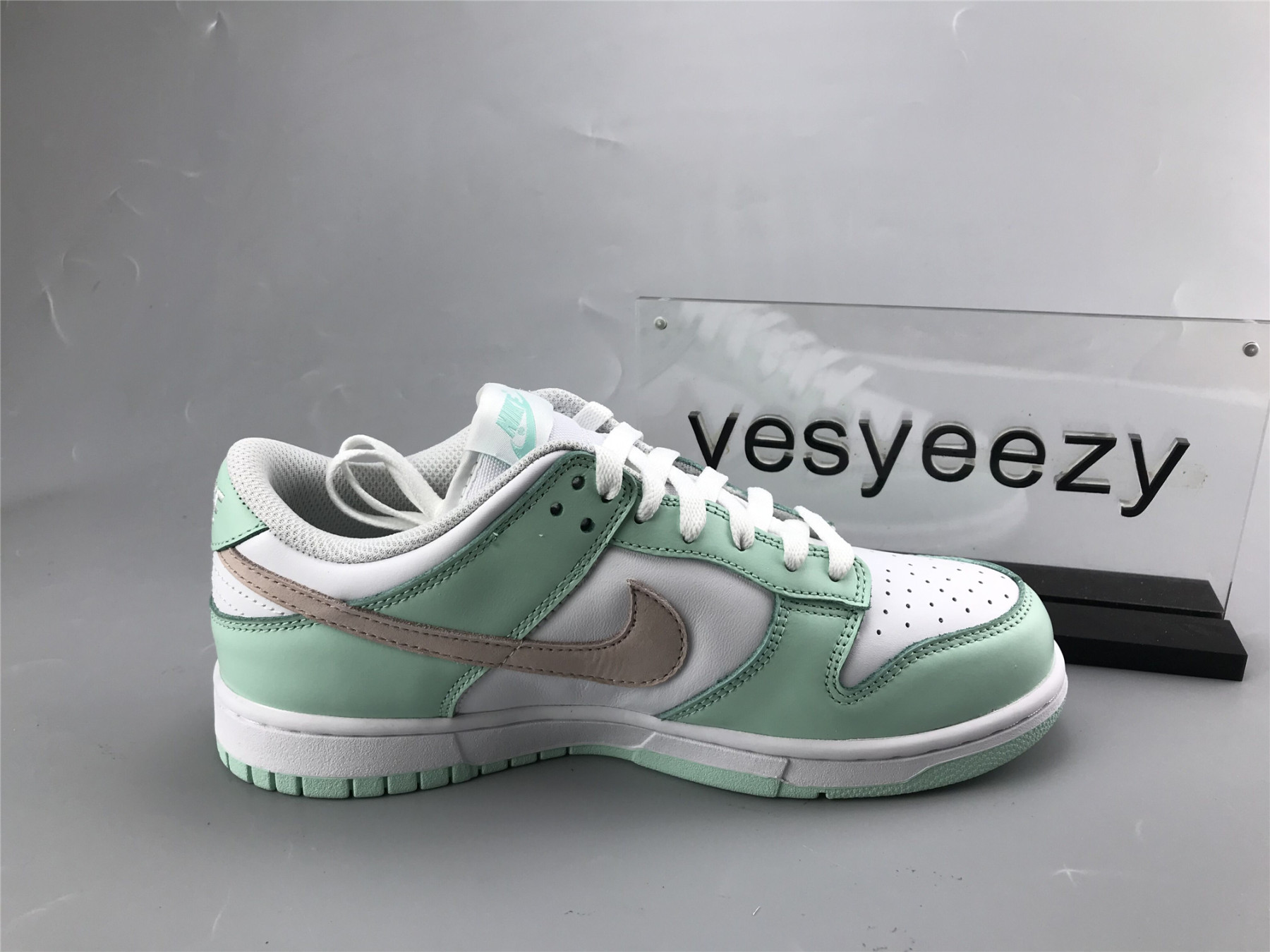 UA NIKE DUNK LOW WMNS