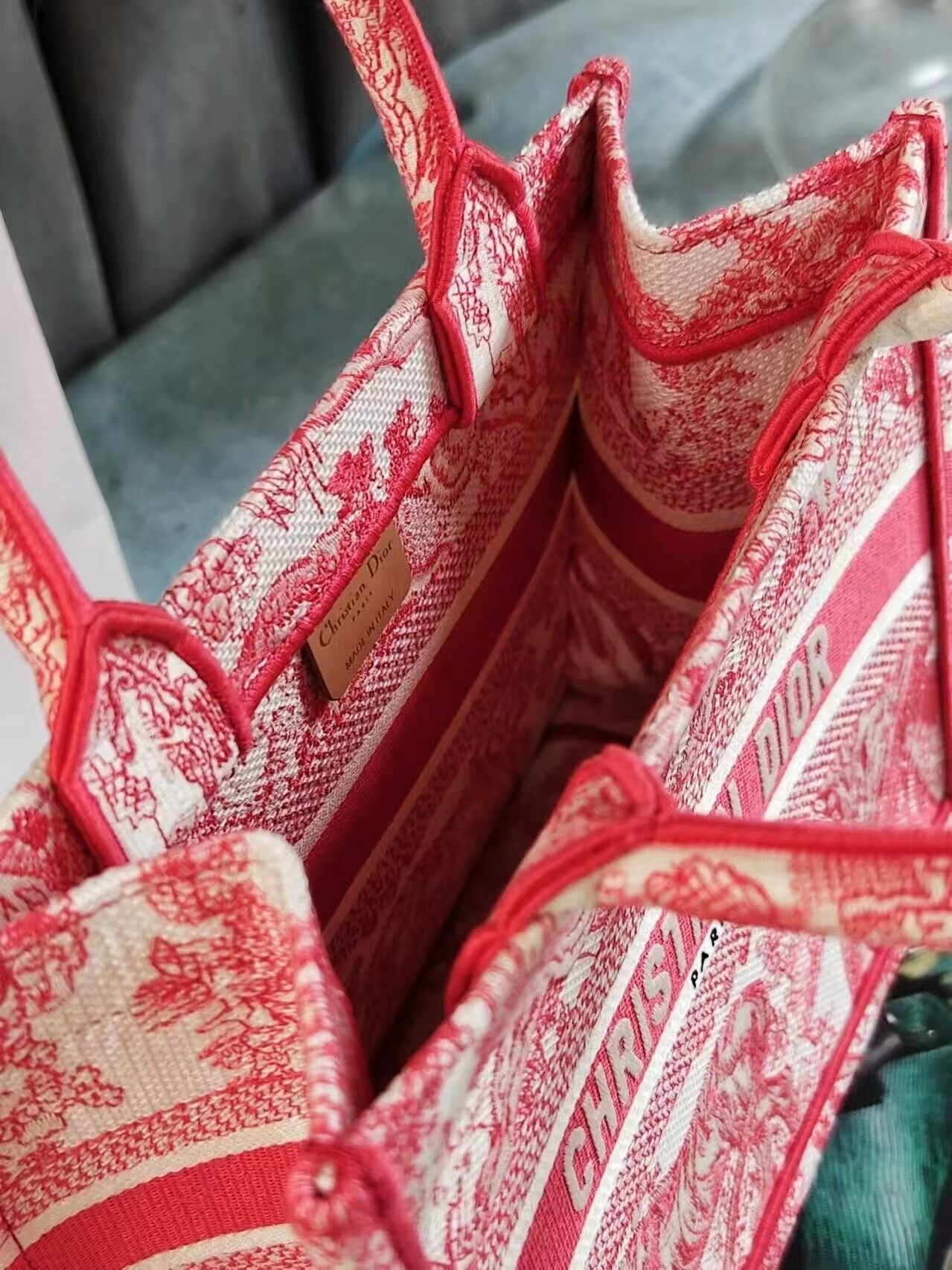 D10r Tote 26 x 8 x 22cm
