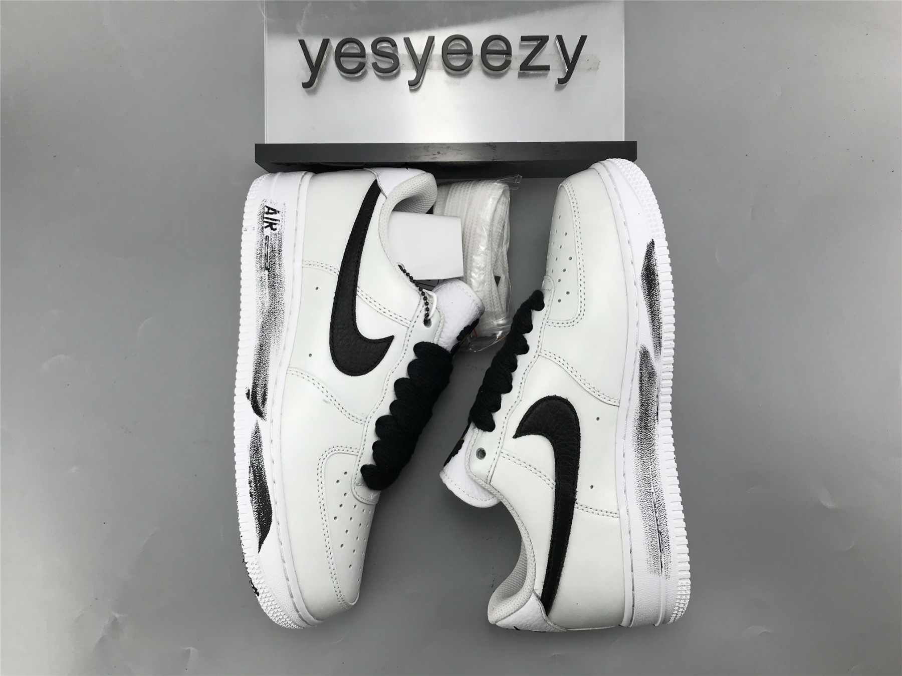 UA NIKE G-DRAGON X AIR FORCE 1