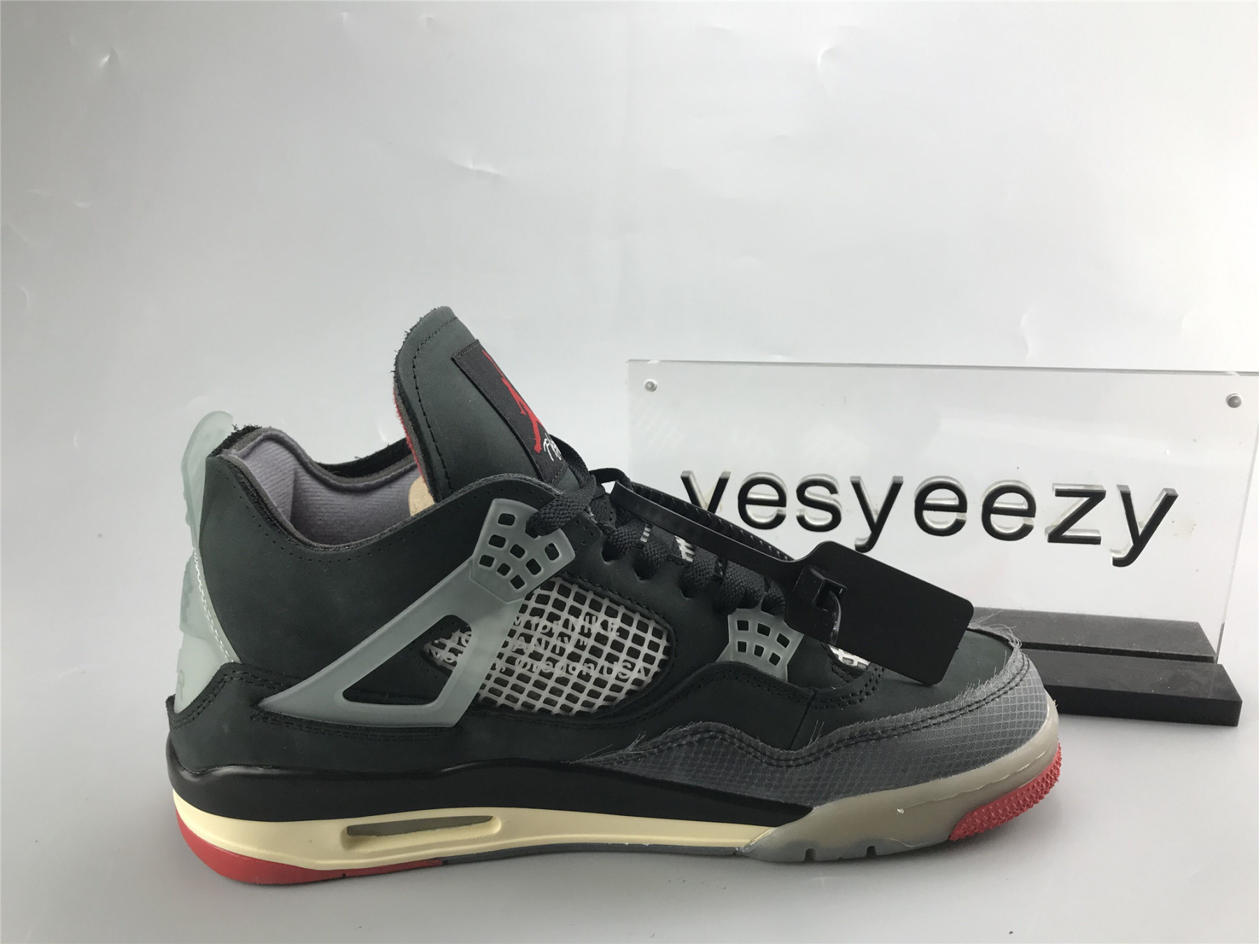 UA OFF-WHITE AIR JORDAN 4 BRED