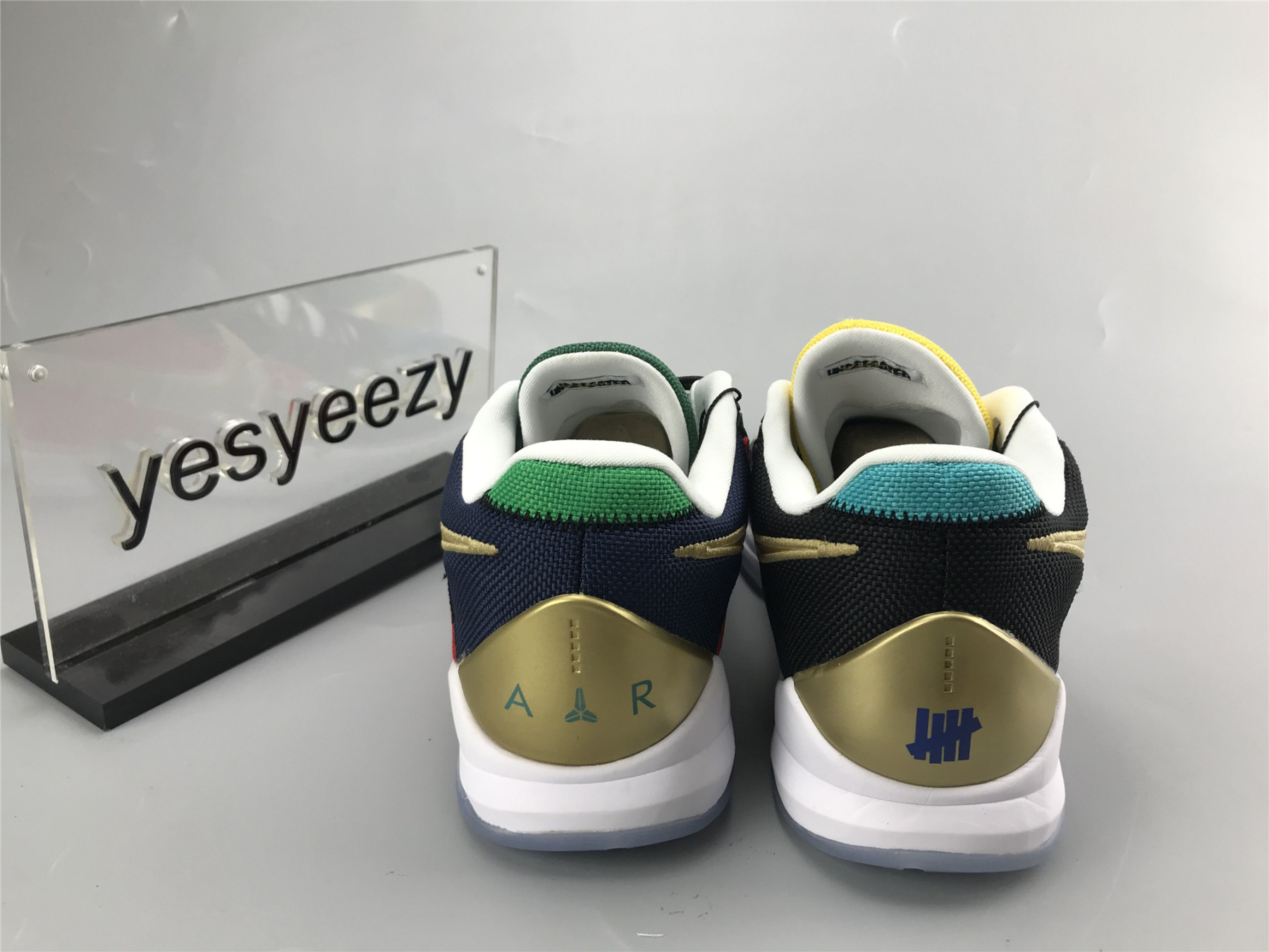 UA NIKE UNDEFEATED X ZOOM KOBE 5 PROTRO SPECIAL BOX 