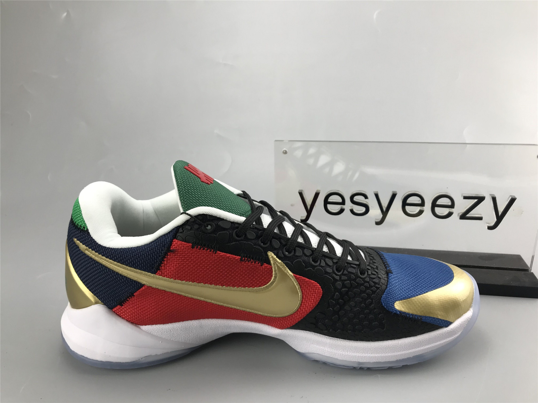 UA NIKE UNDEFEATED X ZOOM KOBE 5 PROTRO SPECIAL BOX 
