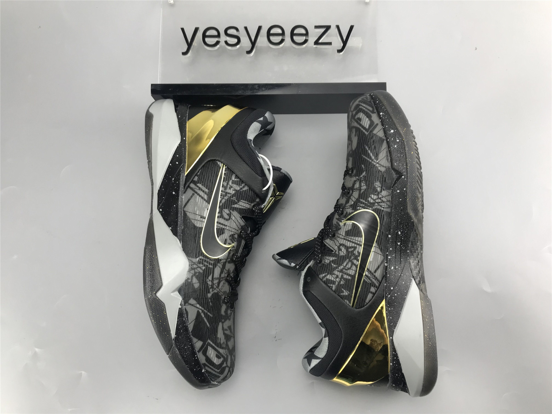 UA NIKE ZOOM KOBE 7 SYSTEM 
