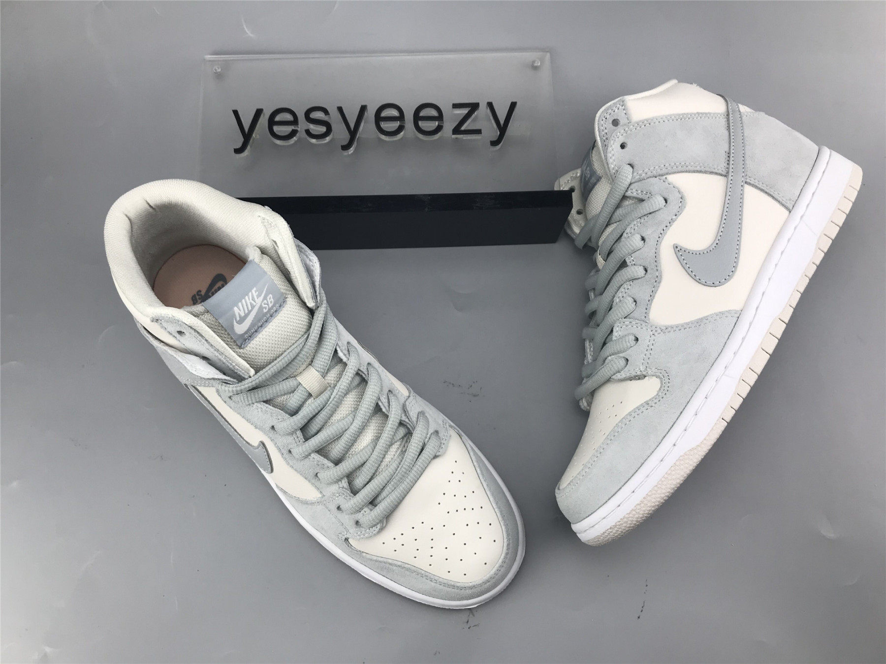 UA NIKE SB DUNK HIGH PRO WHITE JADE