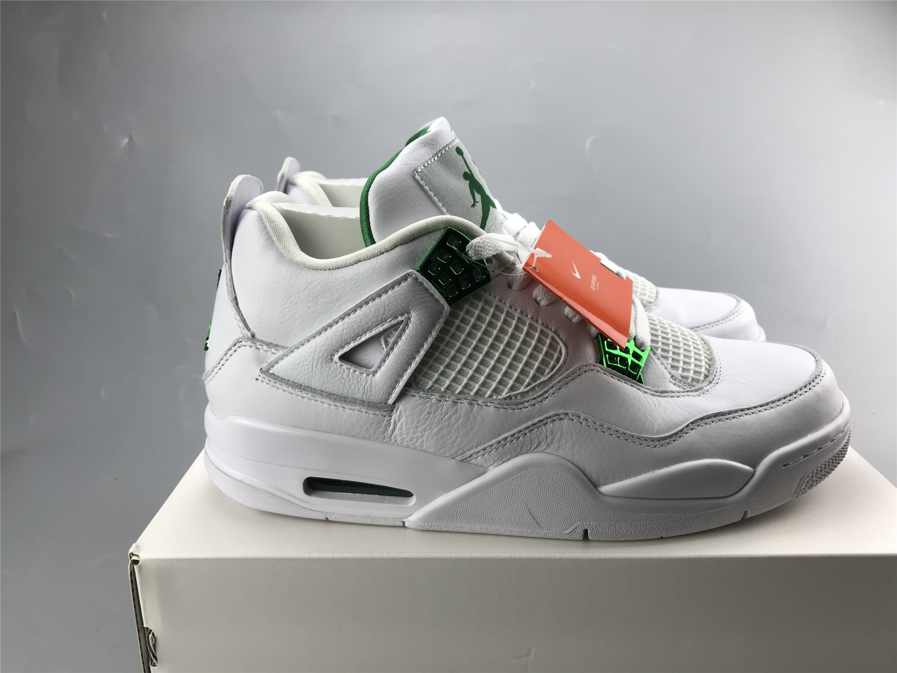 UA AIR JORDAN 4 RETRO 