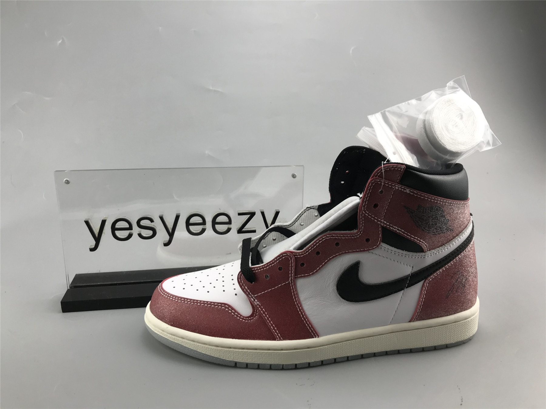 UA TROPHY ROOM X AIR JORDAN 1 RETRO HIGH OG SP 