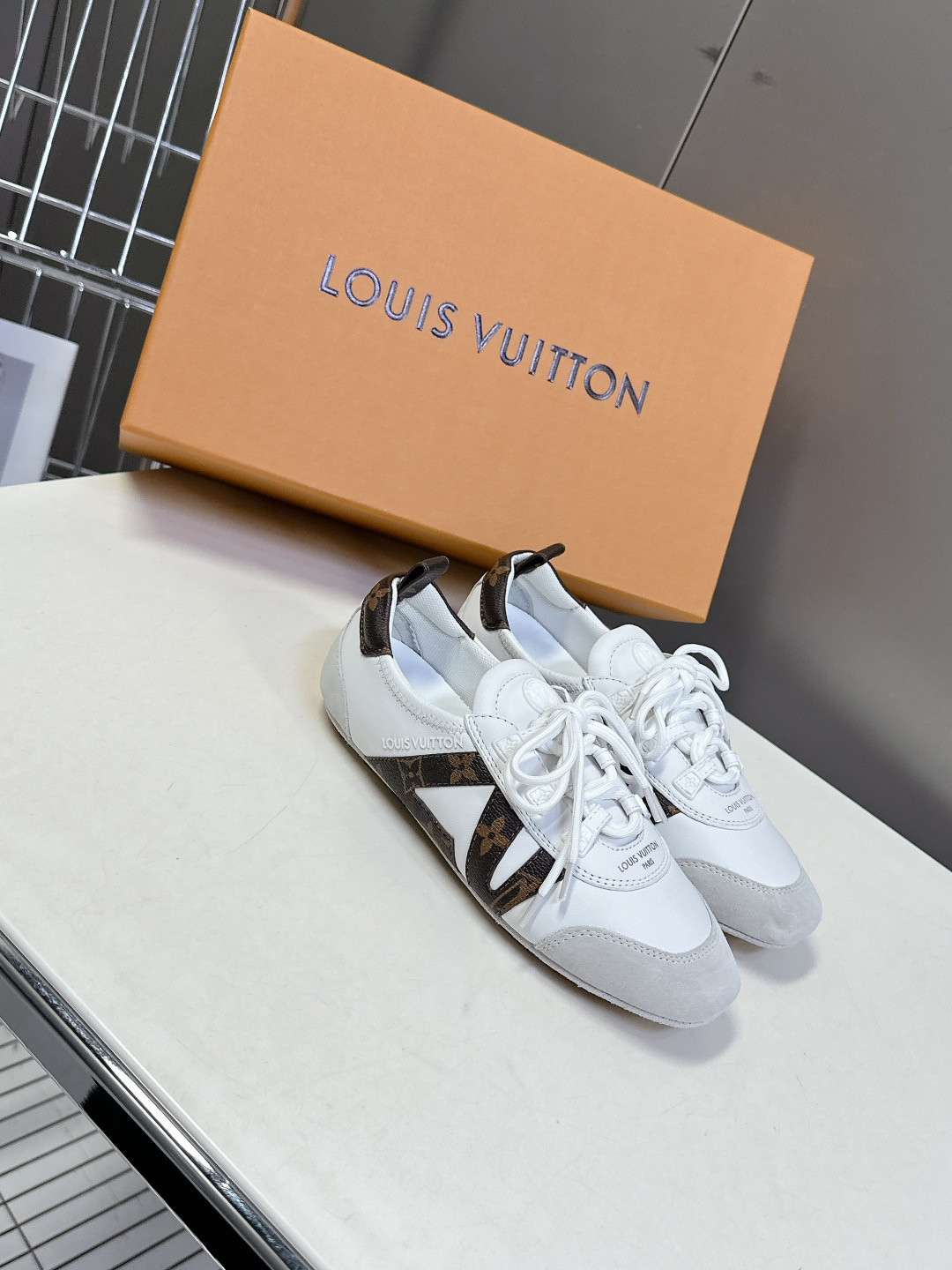 UA LV Sneaker
