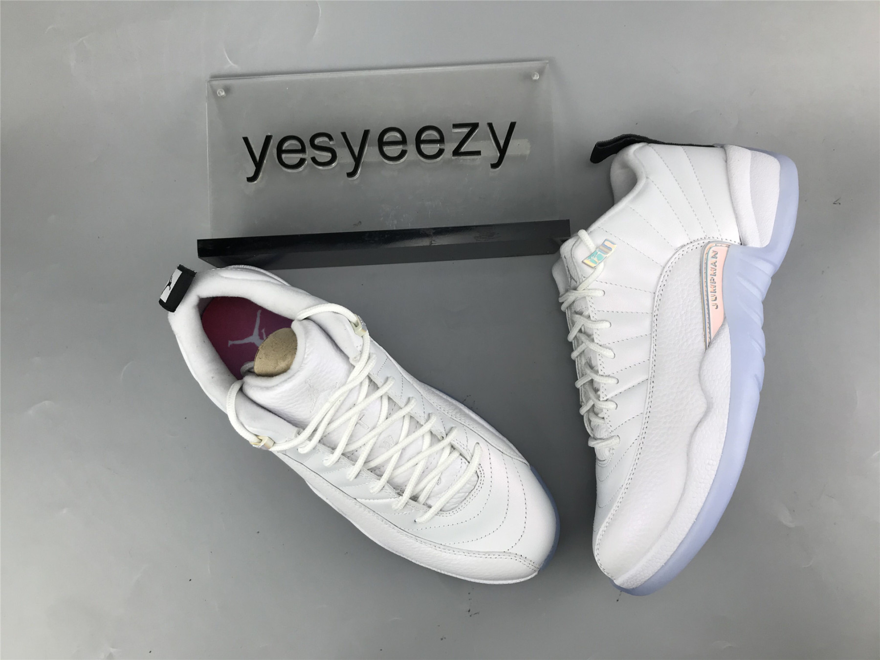 UA AIR JORDAN 12 RETRO LOW 