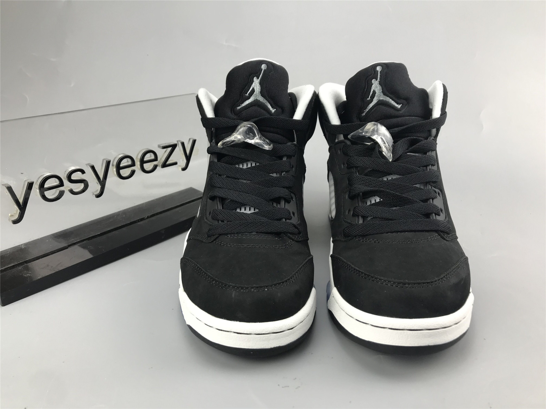 UA AIR JORDAN 5 RETRO 