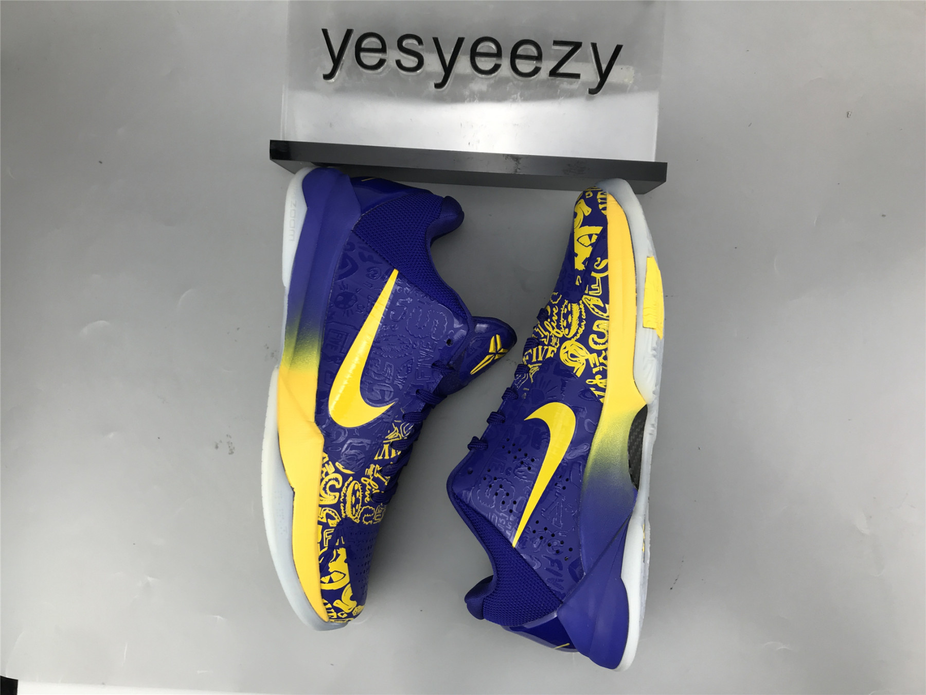 UA NIKE ZOOM KOBE 5 PROTRO