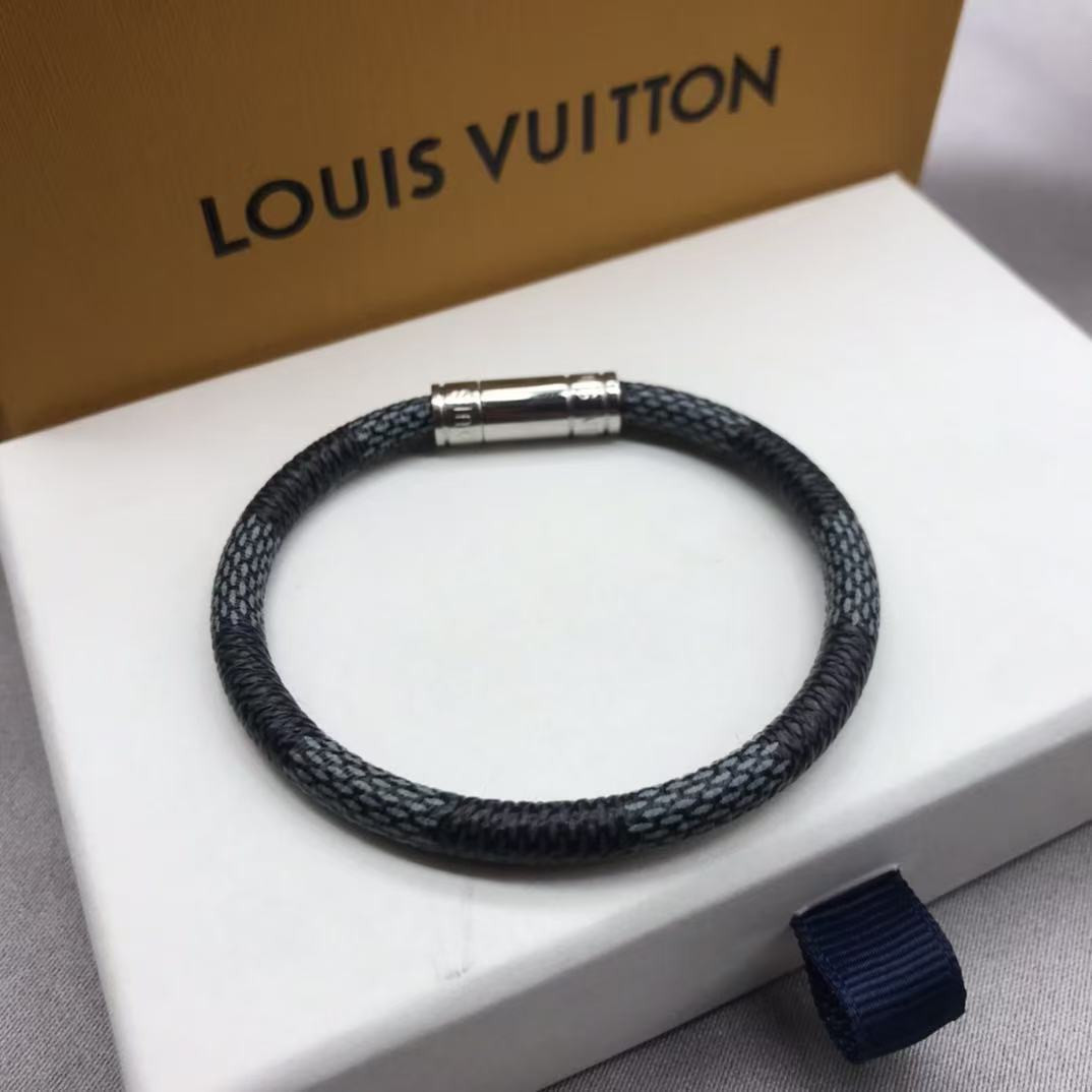 L0vis Vvtt0n Keep It Bracelet