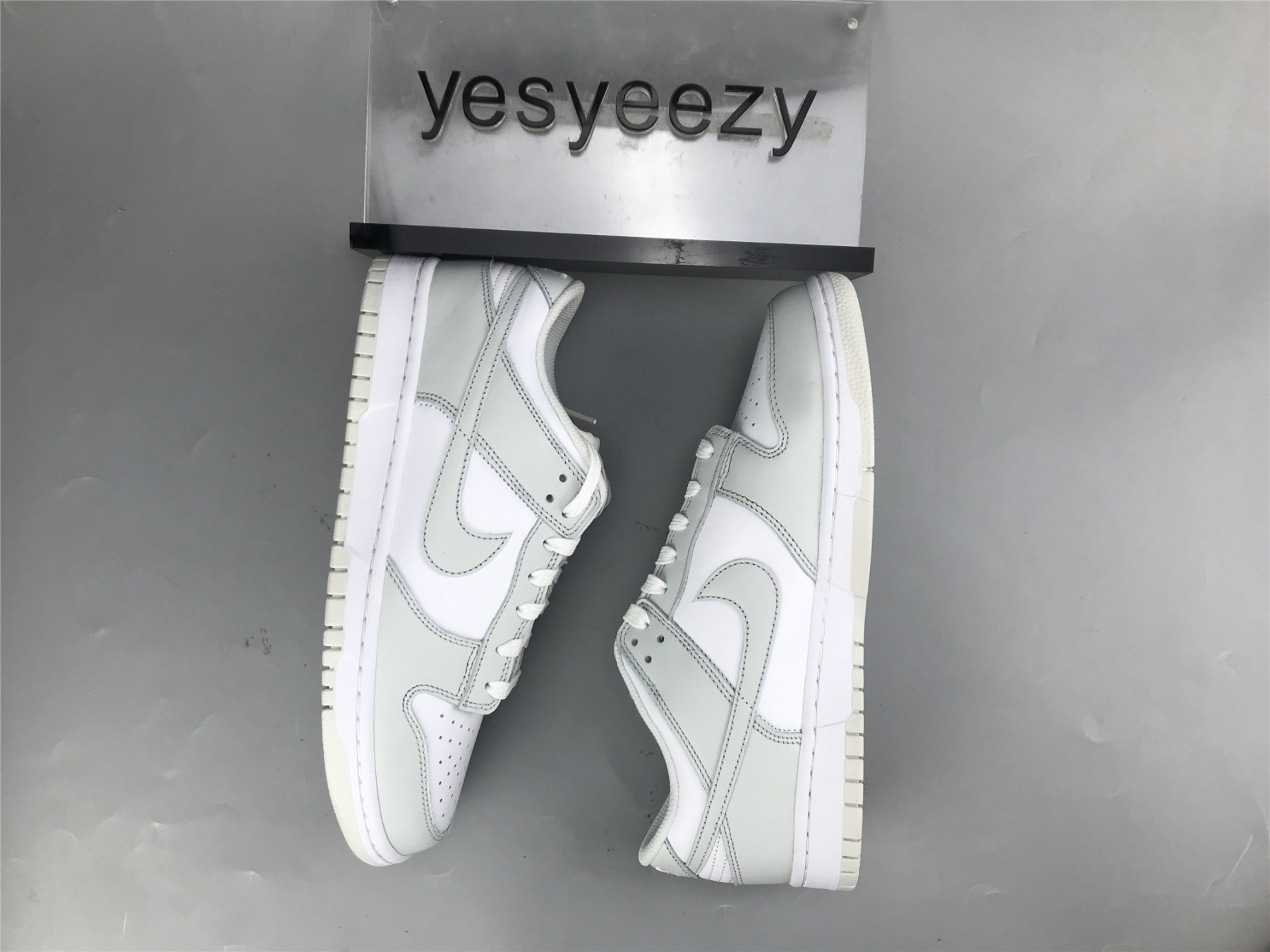 UA NIKE WMNS DUNK LOW 