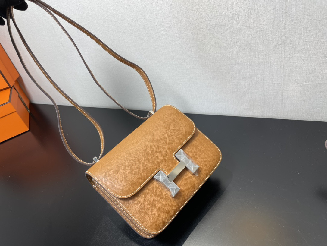 H**me5 Constance 19 Epsom Silver Hardware 7.25" x 6.25" x 2.25"