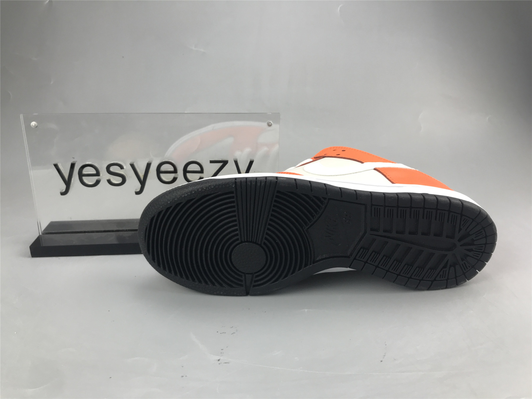 UA NIKE SB DUNK LOW WHITE ORANGE