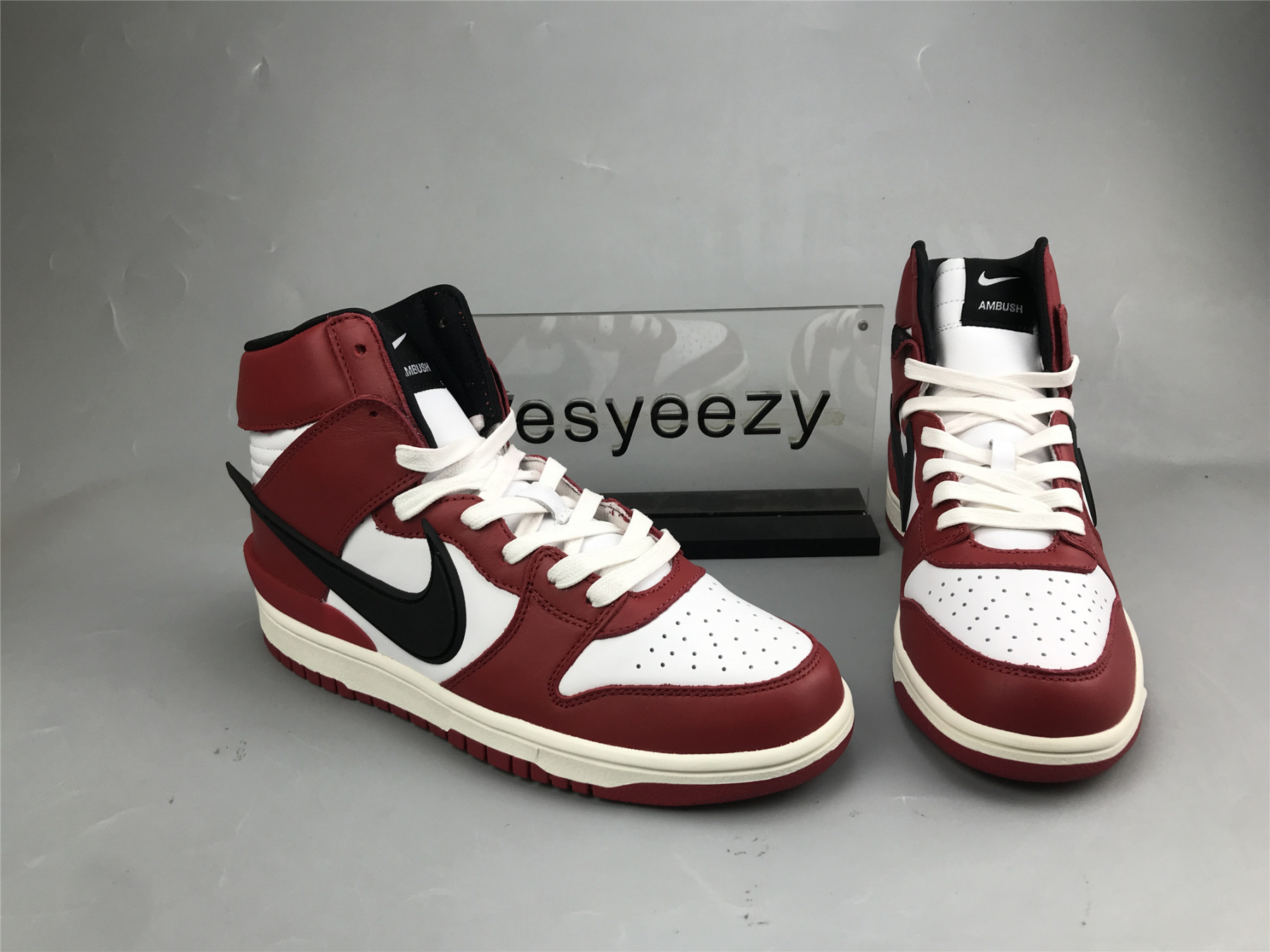 UA NIKE SB DUNK HIGH VARSITY RED BLACK WHITE