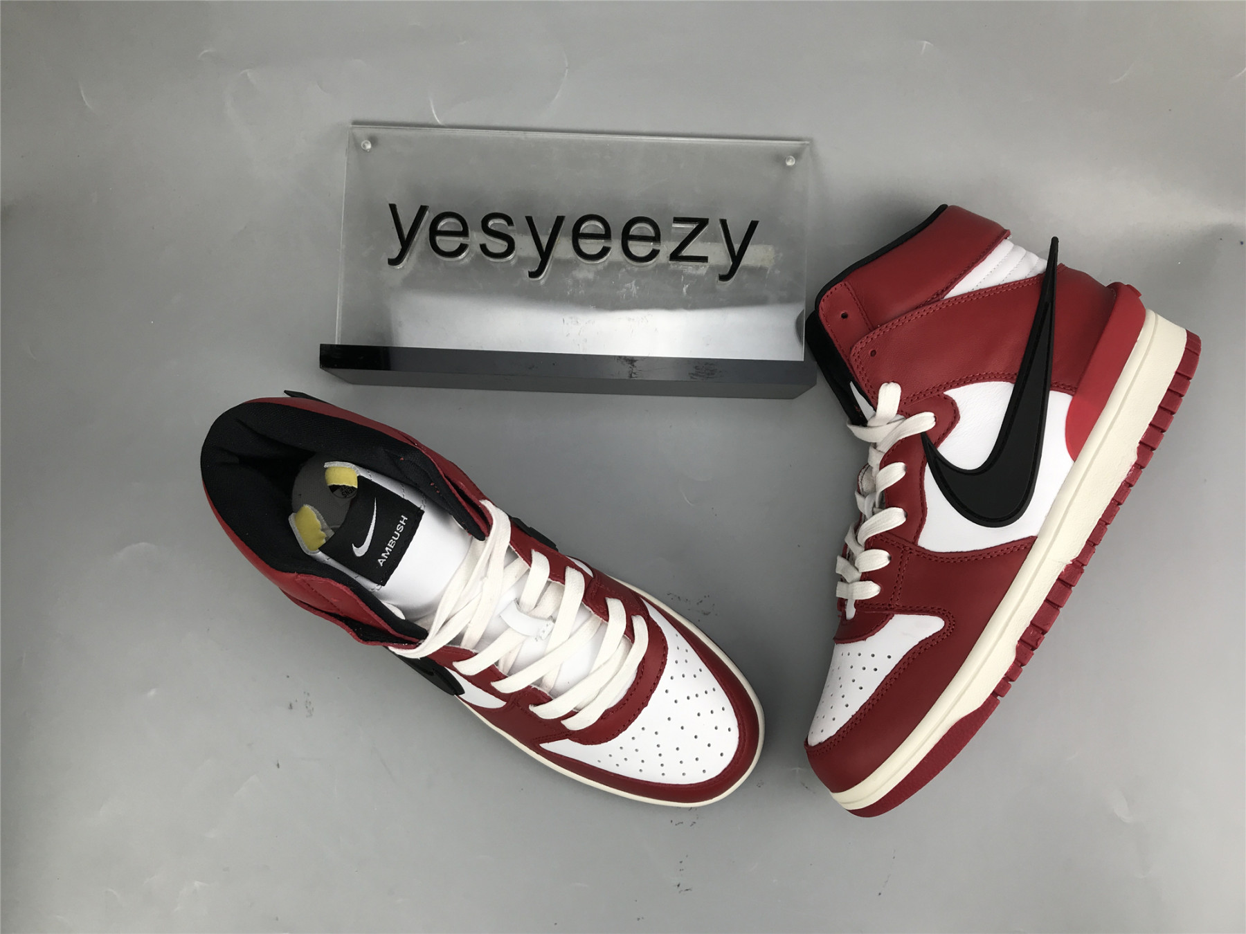 UA NIKE SB DUNK HIGH VARSITY RED BLACK WHITE