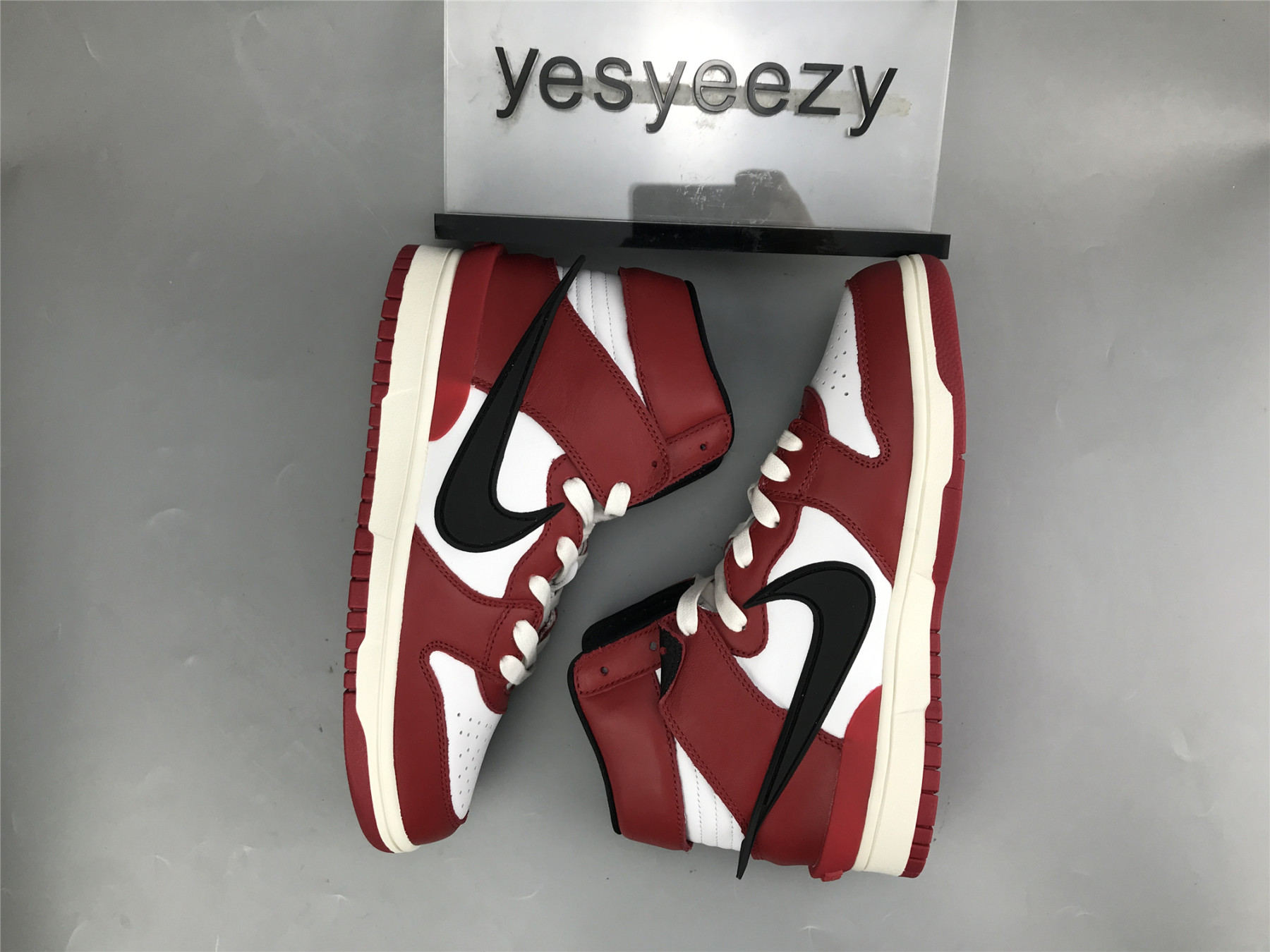 UA NIKE SB DUNK HIGH VARSITY RED BLACK WHITE