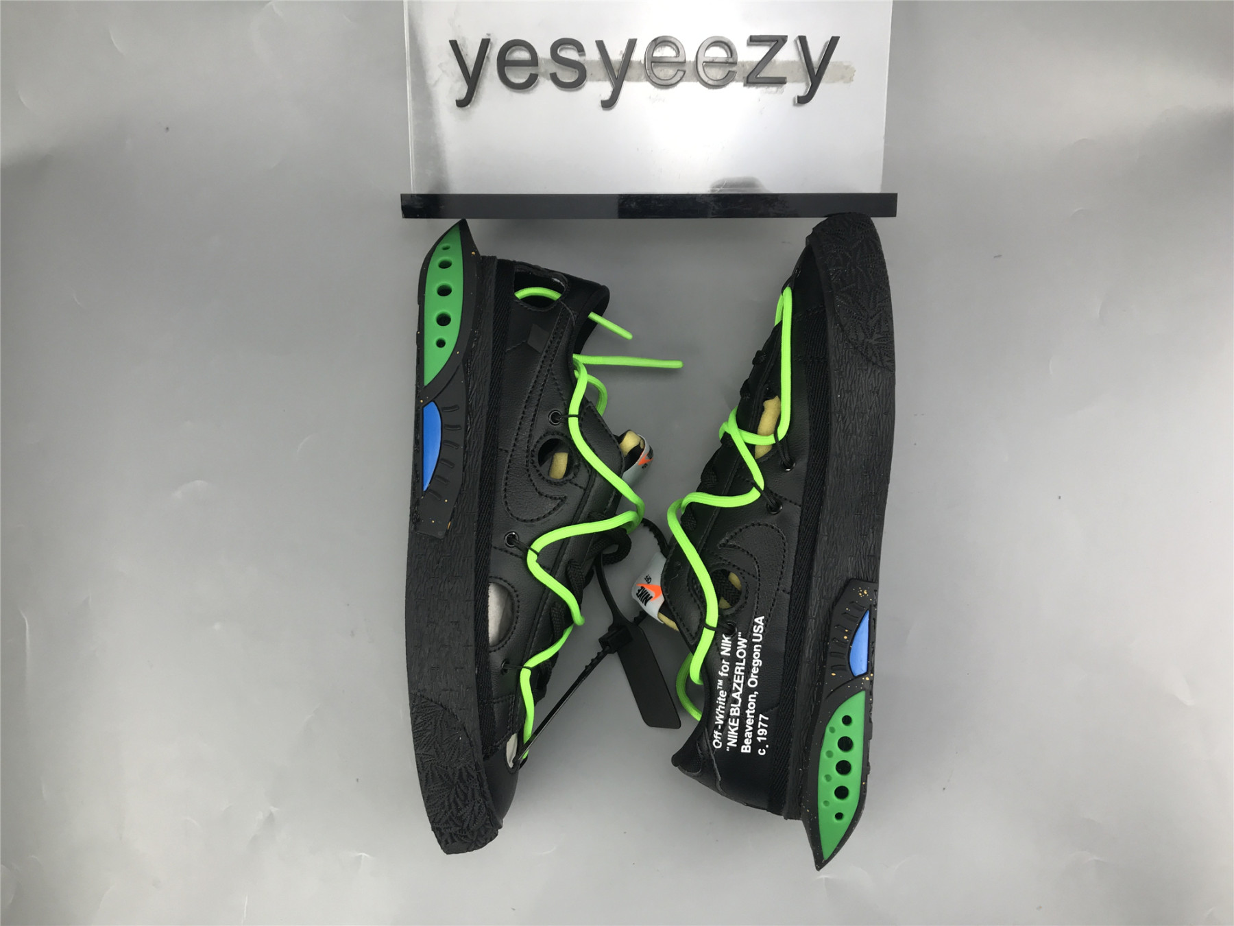 UA NIKE OFF-WHITE X BLAZER LOW 