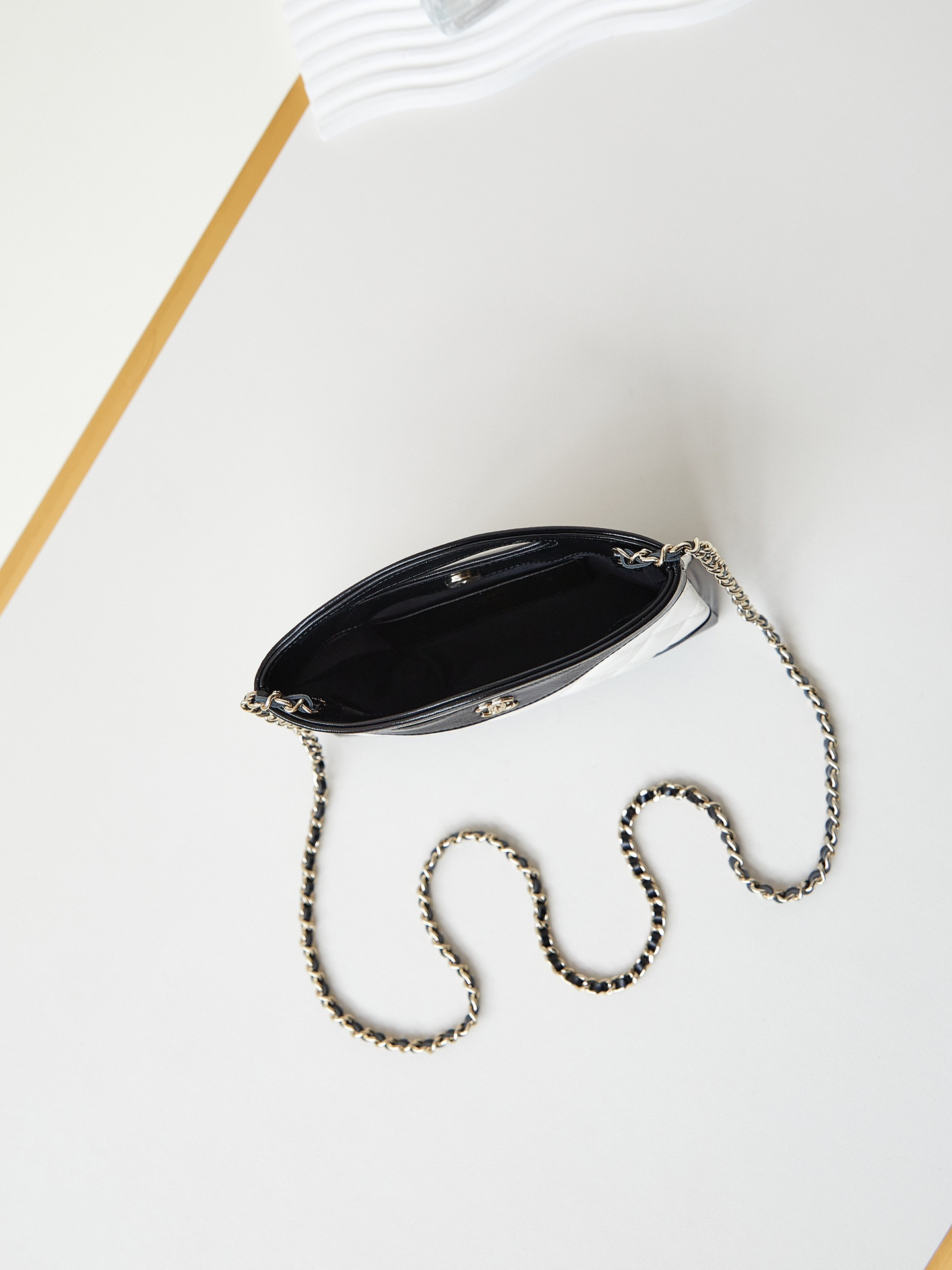 Ch**el Nano Chain Bag AS3656 17.5x20.5x4cm