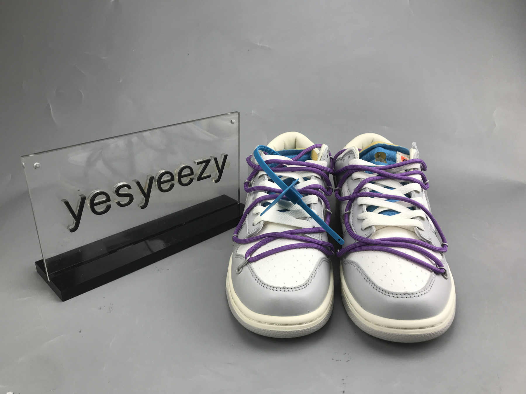 UA NIKE OFF-WHITE X DUNK LOW 
