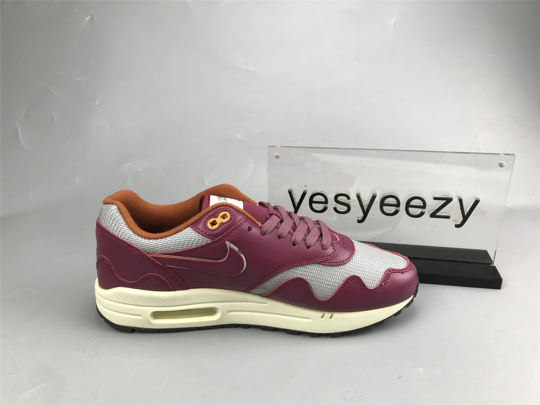 UA NIKE PATTA X AIR MAX 1 