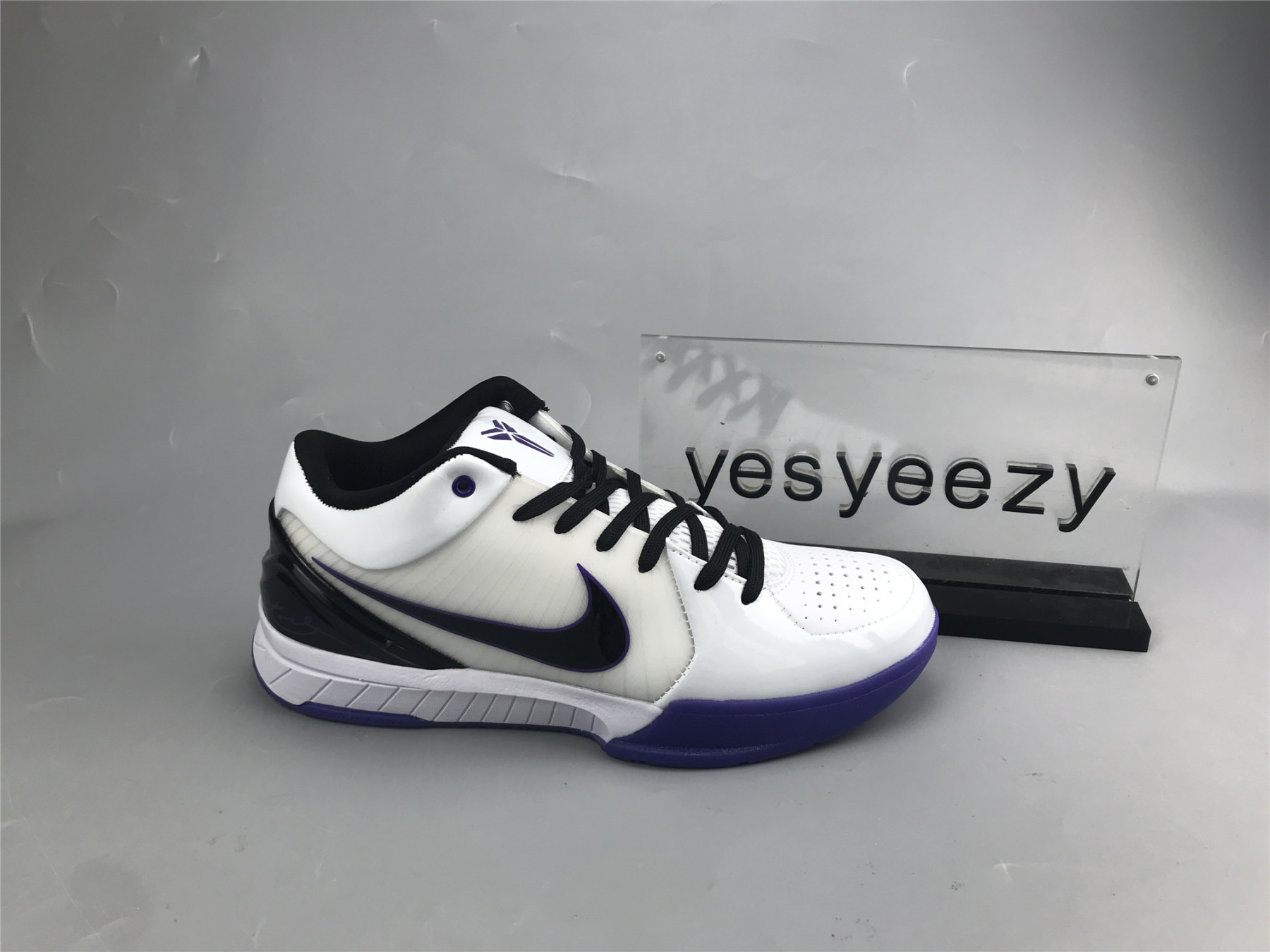 UA NIKE ZOOM KOBE 4 