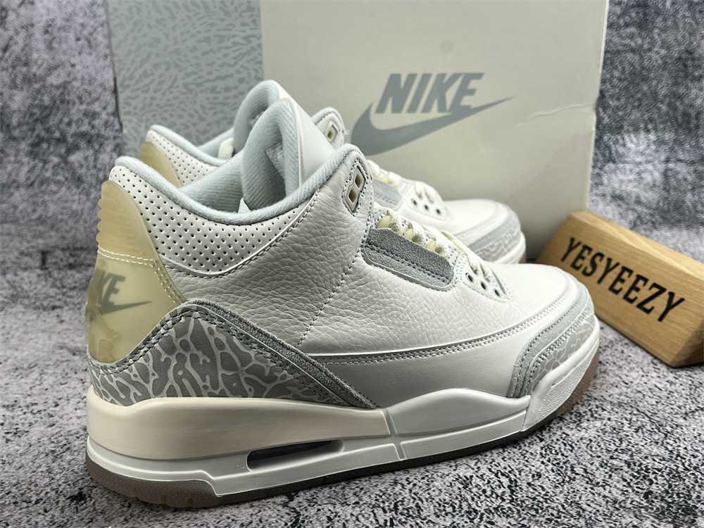 UA AIR JORDAN 3 RETRO SE 