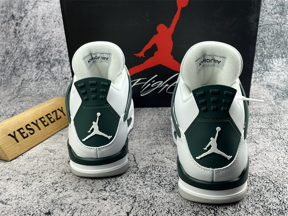 UA AIR JORDAN 4 RETRO 