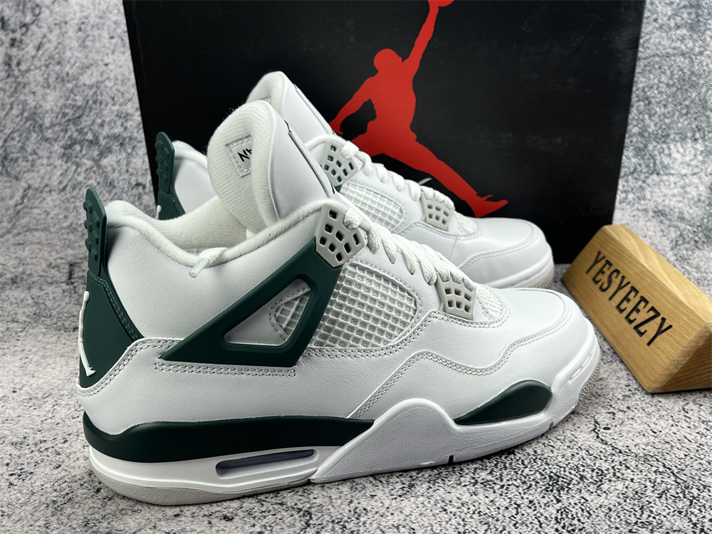 UA AIR JORDAN 4 RETRO 