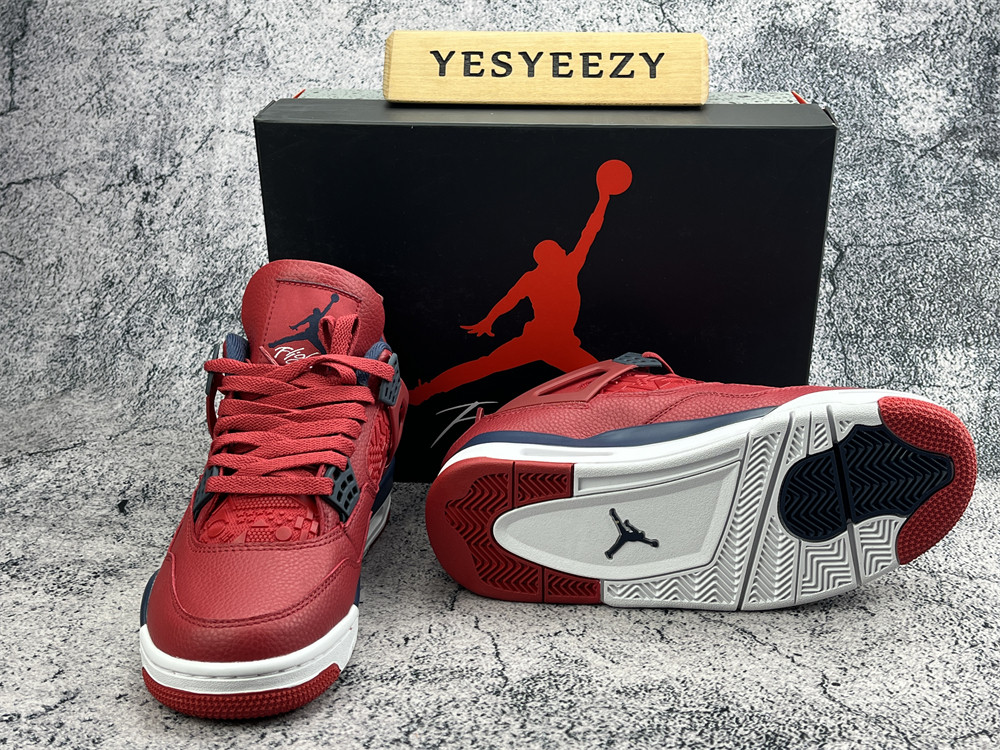 UA AIR JORDAN 4 RETRO 