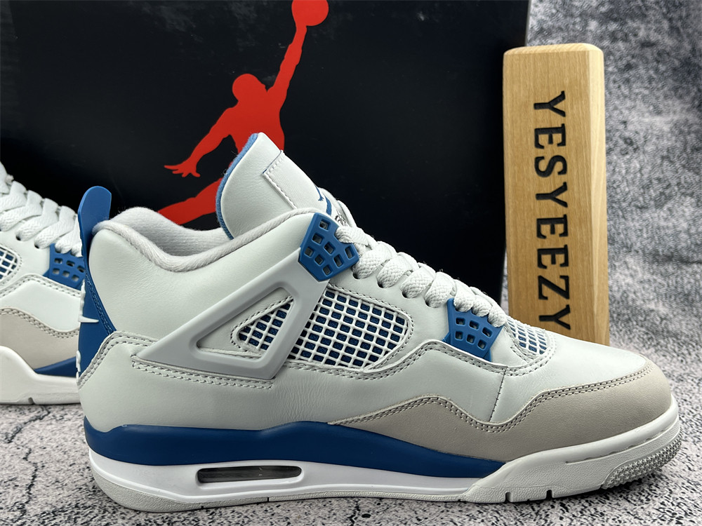 UA AIR JORDAN 4 RETRO 