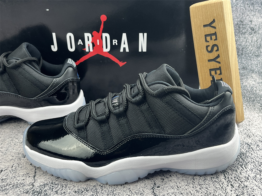 UA AIR JORDAN 11 RETRO LOW 