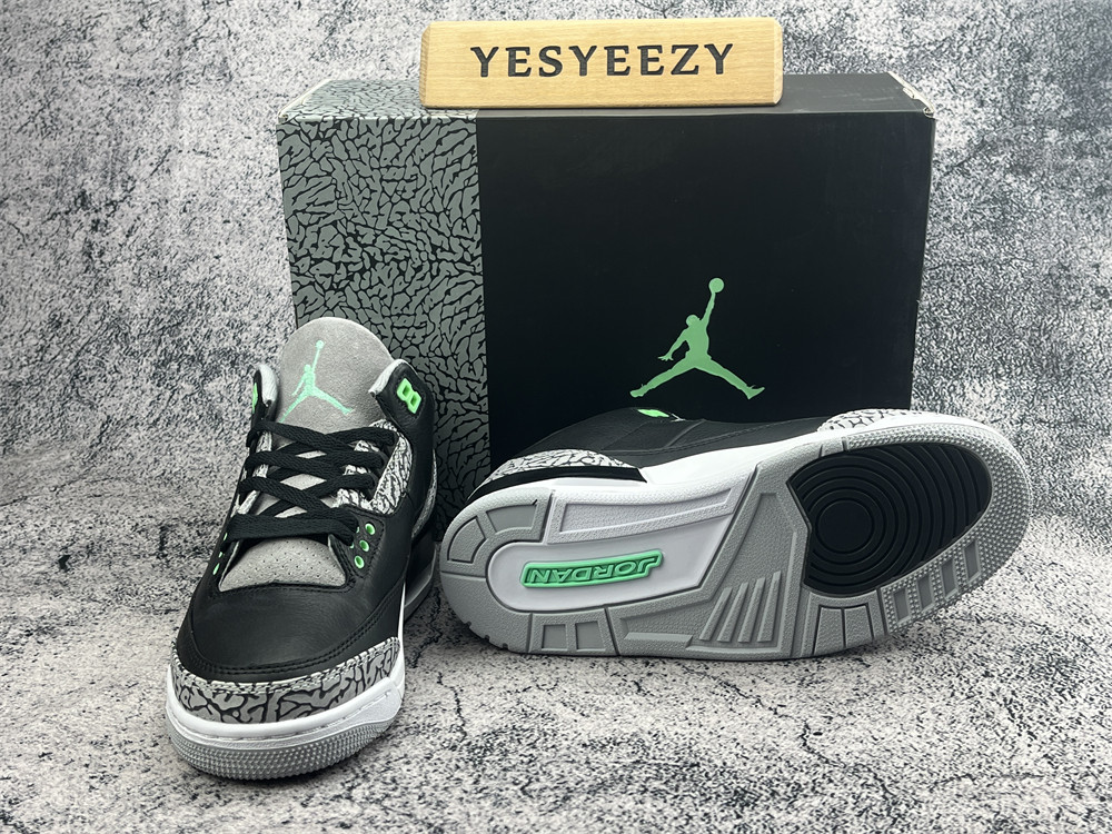UA AIR JORDAN 3 RETRO 
