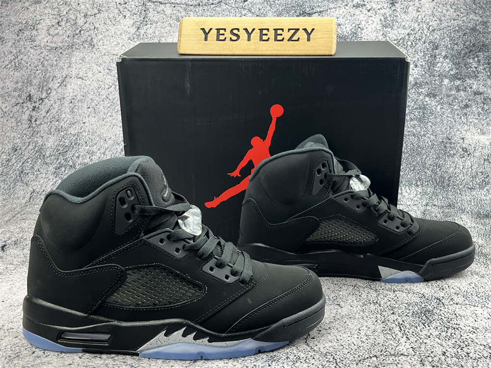 UA AIR JORDAN 5 RETRO SE 