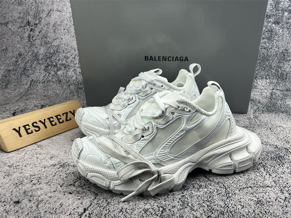 UA Balenciga 3XL Snow White