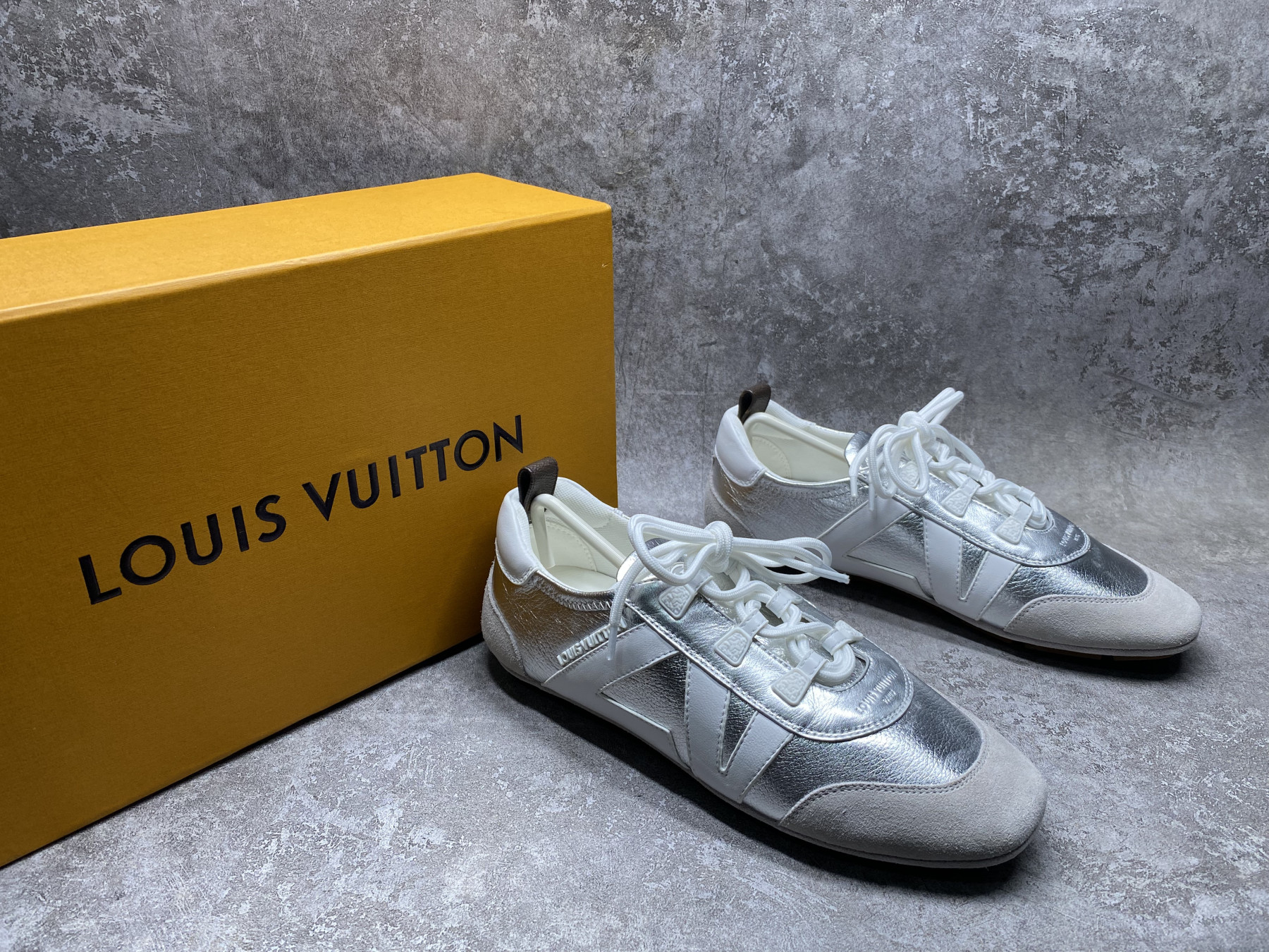 UA LV Sneaker