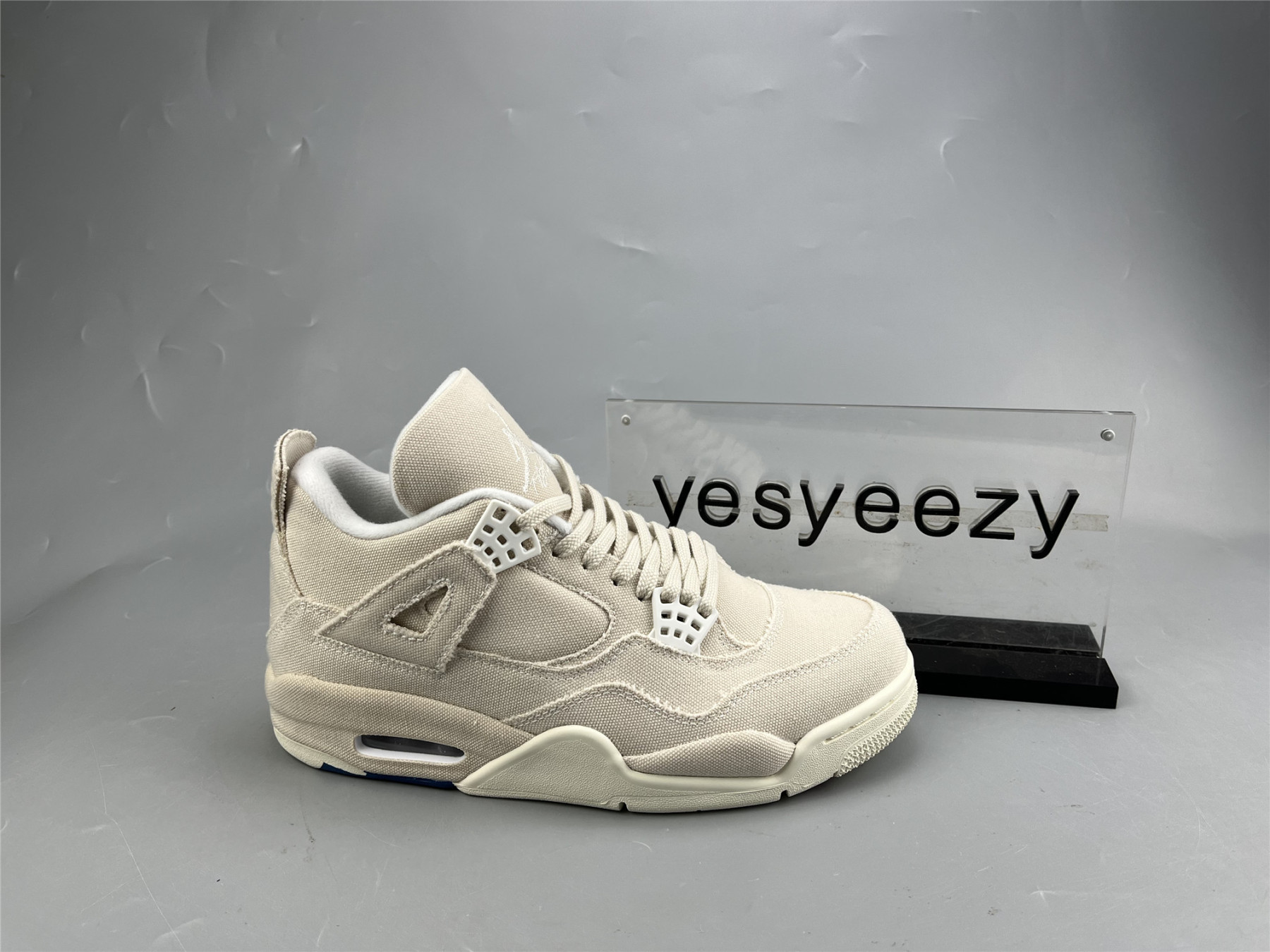 UA WMNS AIR JORDAN 4 RETRO 