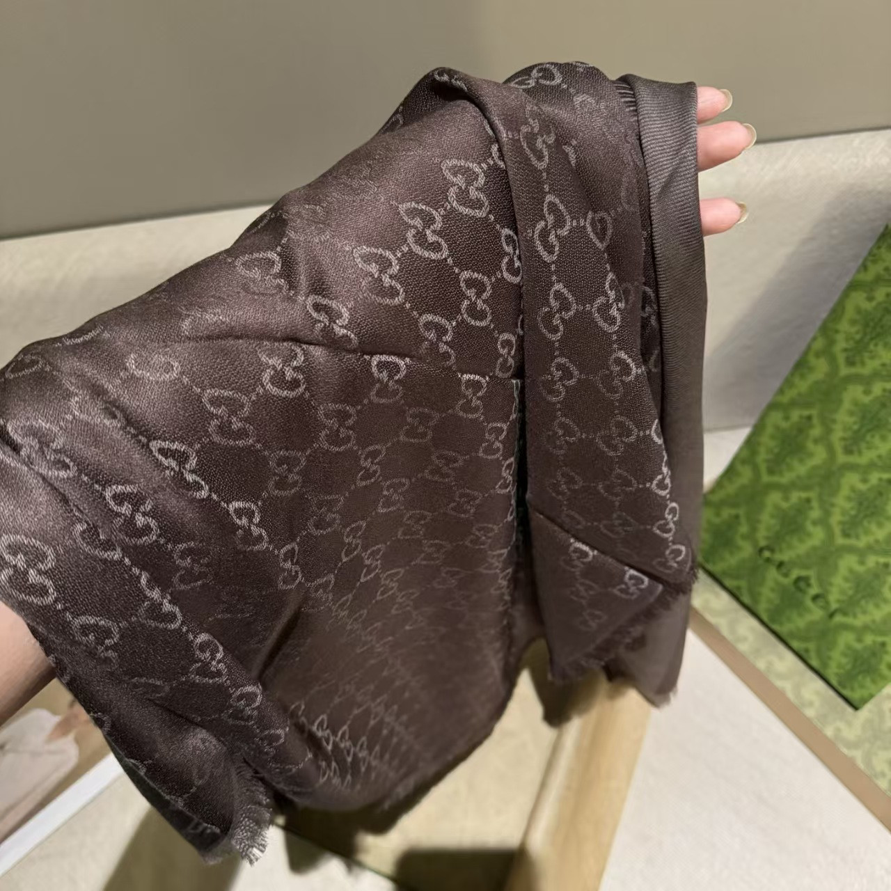 Gvc*1 scarf
