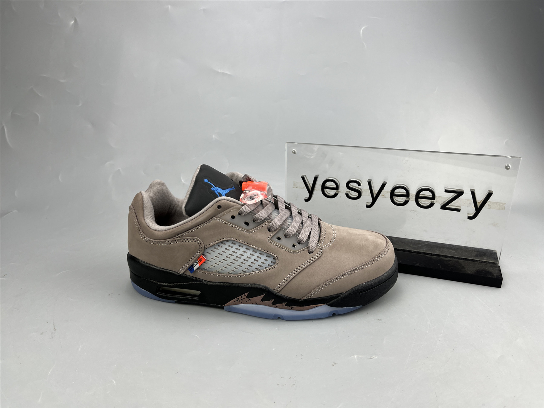 UA PARIS SAINT-GERMAIN X AIR JORDAN 5 RETRO LOW 