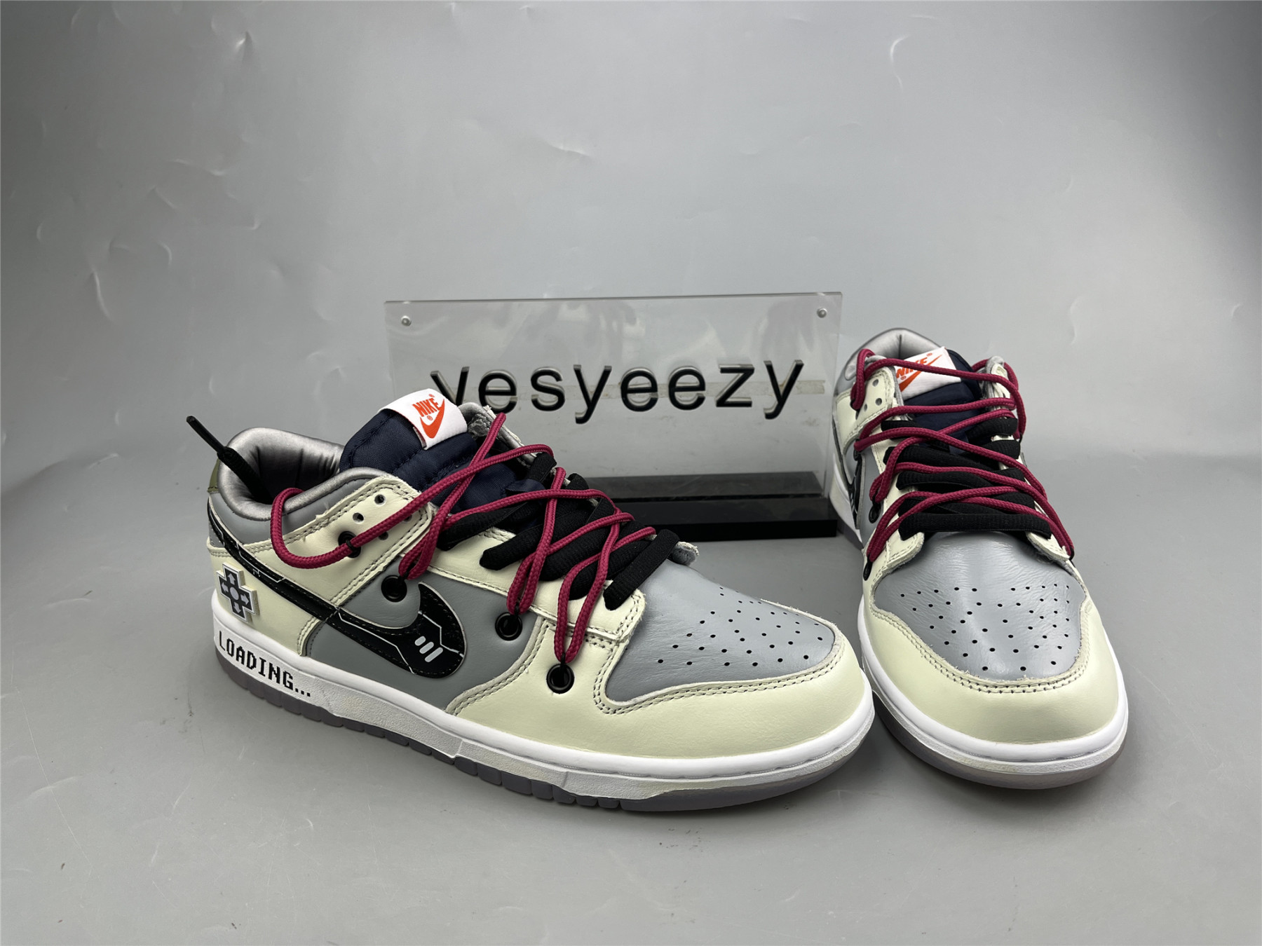 UA NIKE WMNS DUNK LOW SP 