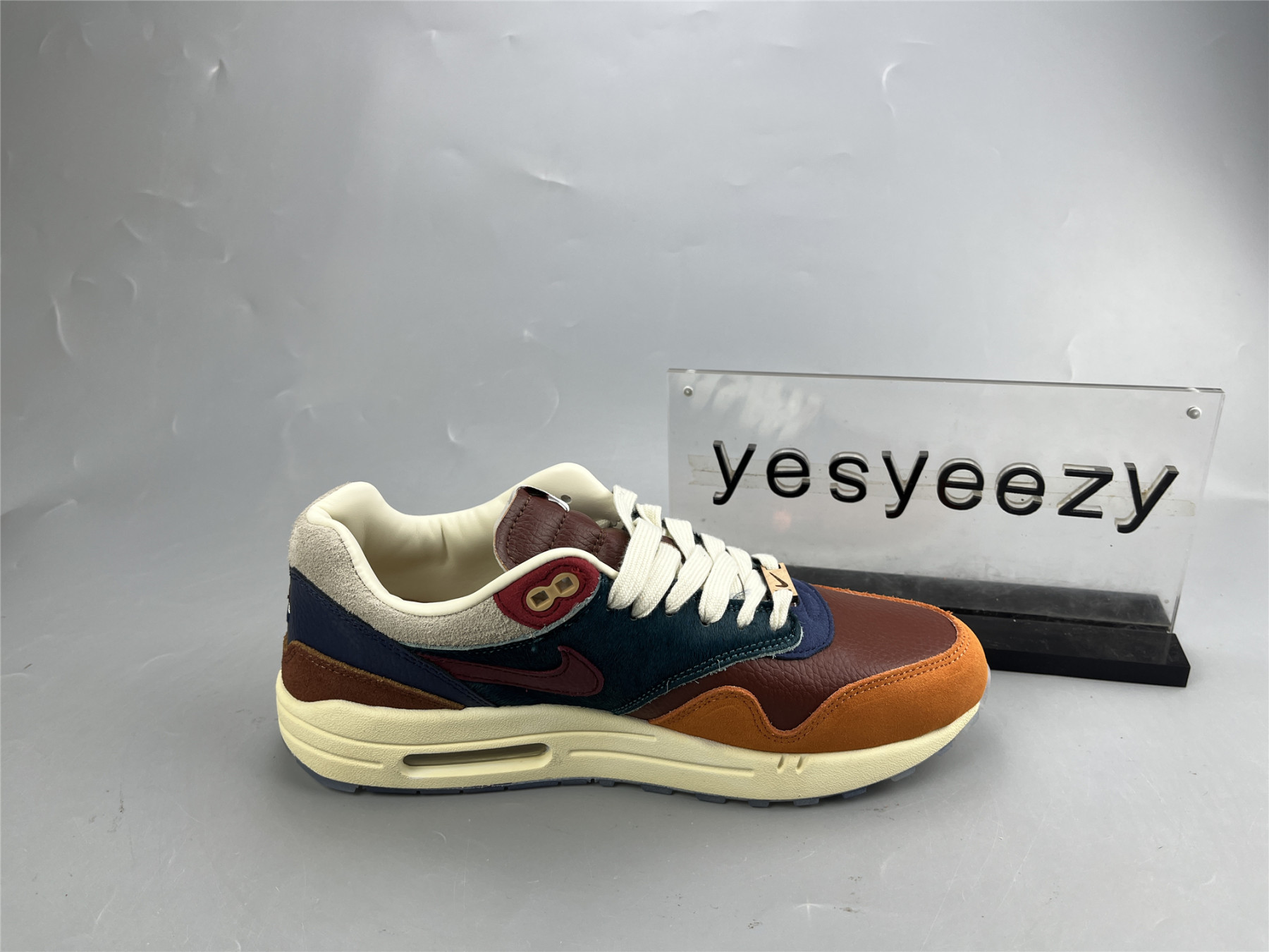 UA NIKE KASINA X AIR MAX 1 SP 